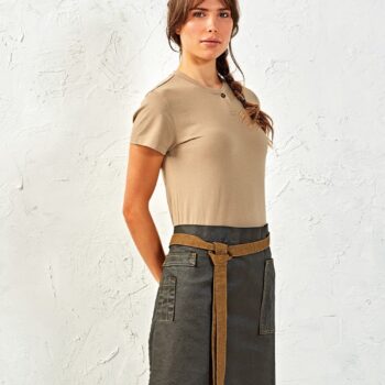 Κερωμένη Ποδιά Μέσης Τζίν PR135 'DIVISION' με θήκη για πετσέτα, μεταλλικές οπές και μεγάλη τσέπη.